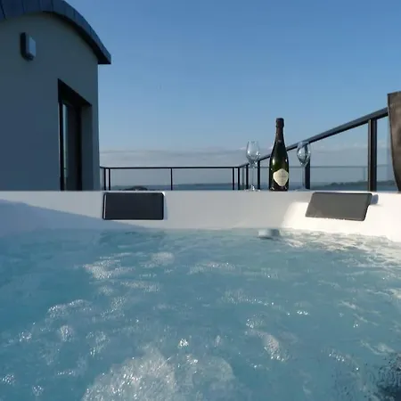 Maison Contemporaine Avec Vue Mer, Piscine Interieure, Classee 5 Etoiles * Locquirec
