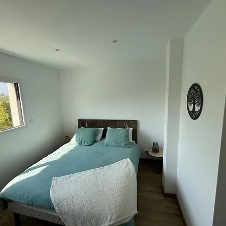 Maison Contemporaine Avec Vue Mer, Piscine Interieure, Classee 5 Etoiles *