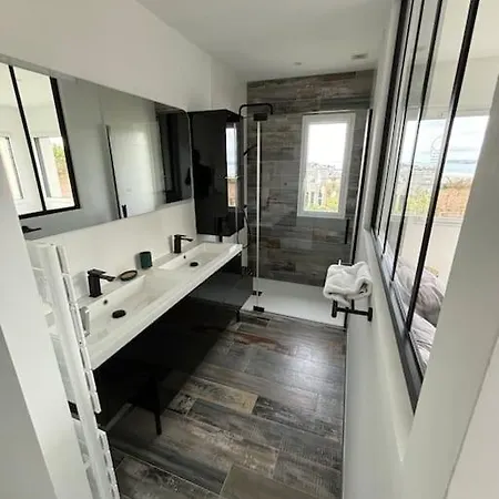 Maison Contemporaine Avec Vue Mer, Piscine Interieure, Classee 5 Etoiles Villa *